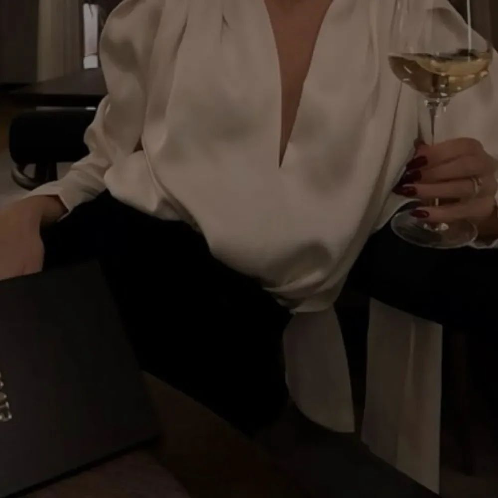 Uterque Elegant White Wrap Blouse